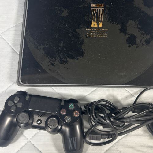 PS4 FINAL FANTASY XV LUNA EDITION