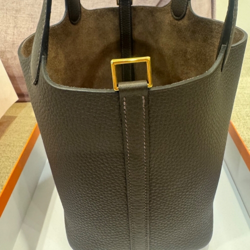 エルメス ピコタン