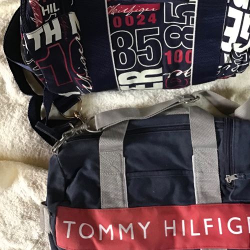 トミーヒルフィガーのバッグ２点