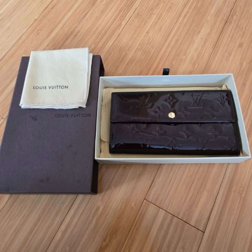 ヴェルニ　長財布