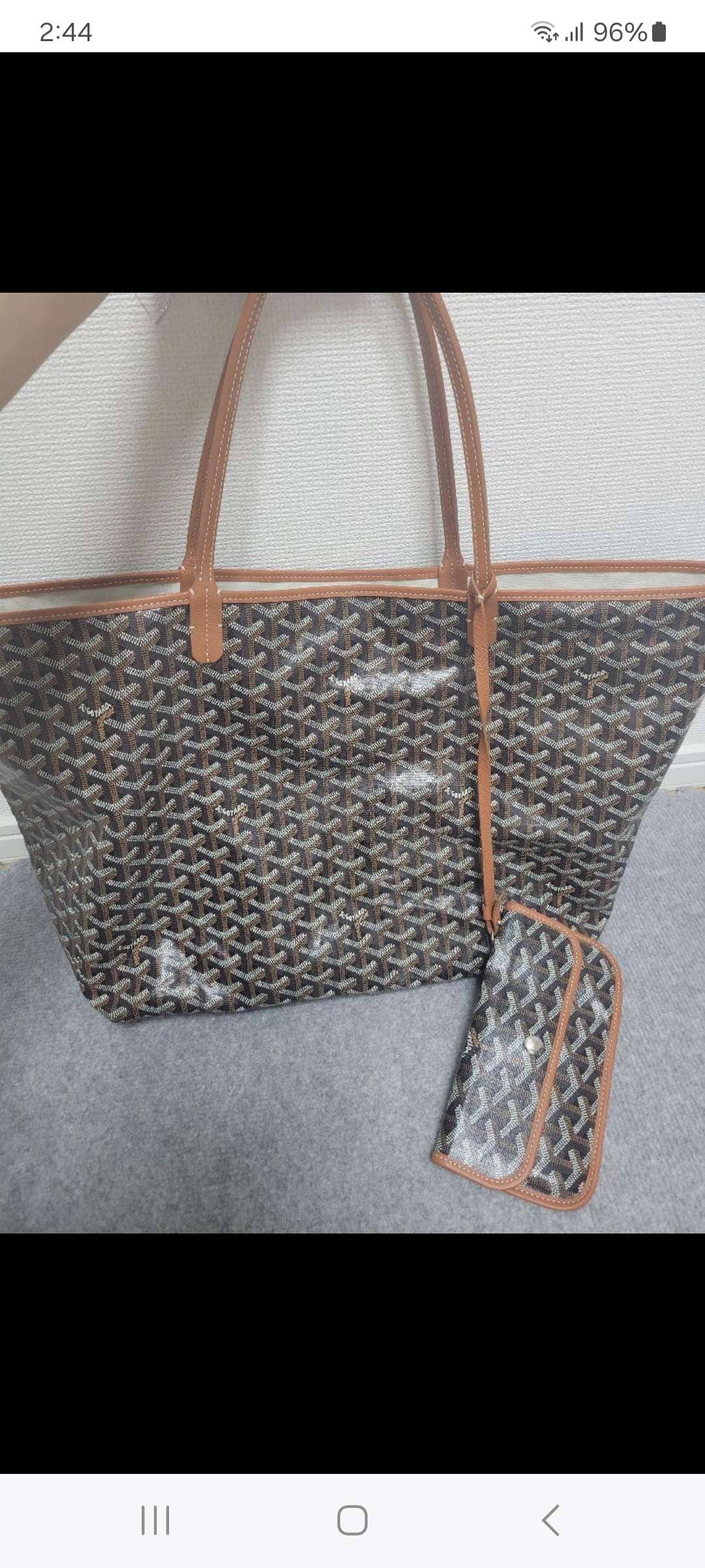 ゴヤール 外側は綺麗  中にシミありの画像