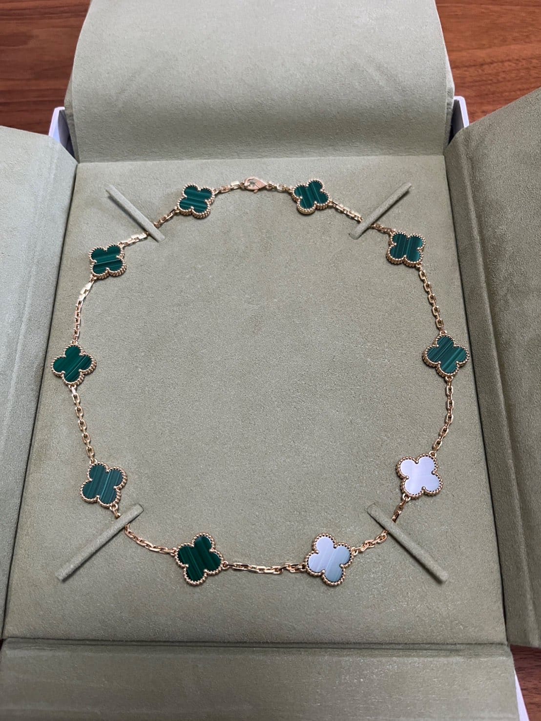 ヴァンクリーフ　マラカイト10pネックレスの画像