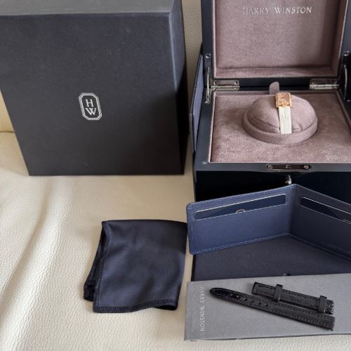 ハリーウィンストン AVCQHM16RR045