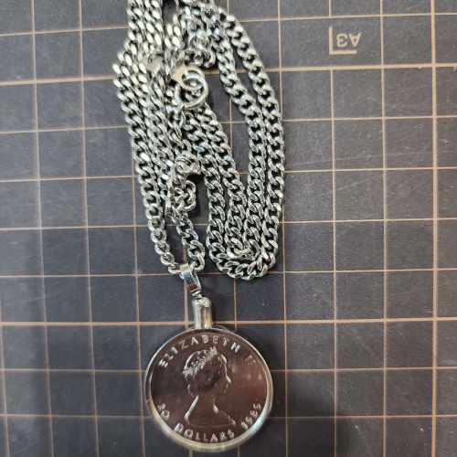 メイプルリーフプラチナコイン1/2oz.850ptヘッダー喜平チェーン付きの画像