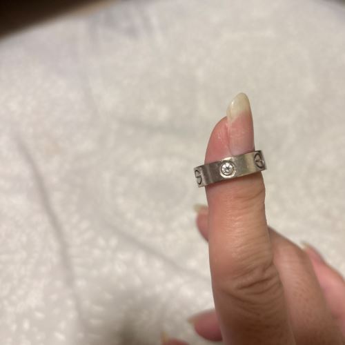 カルティエラブリングダイヤいり