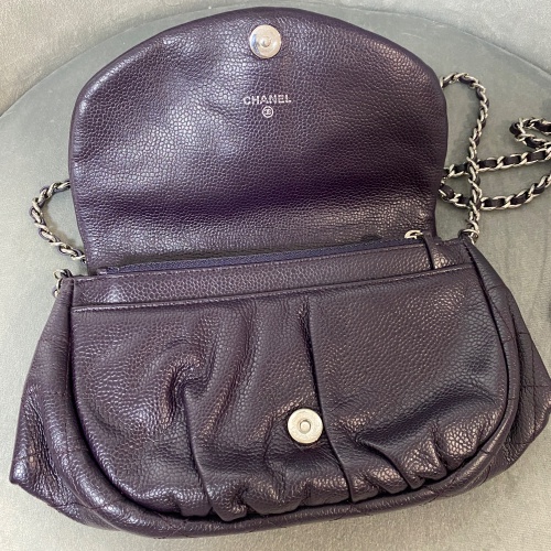 シャネルハーフムーンチェーンウォレットの画像