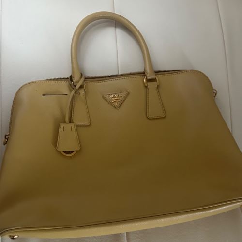 プラダ　トートバッグ　イエロー