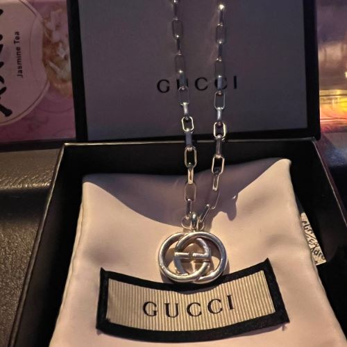 グッチ ネックレス GUCCI シルバー GGロゴモチーフ ペンダント 男女兼用