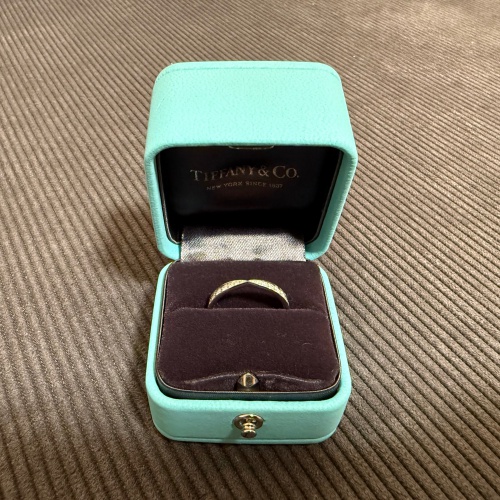 ティファニーエンゲージリングの画像