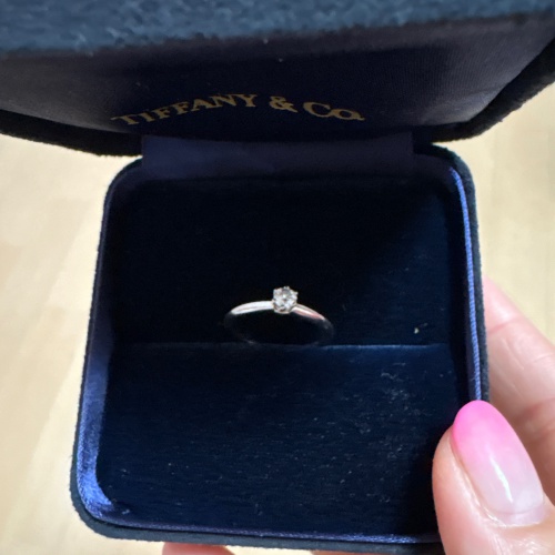 ティファニーダイヤリングの画像