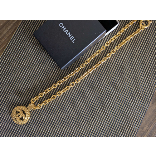 シャネルゴールドネックレスの画像