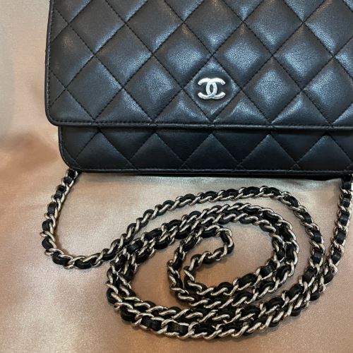 シャネル　ラムスキン チェーンウォレット