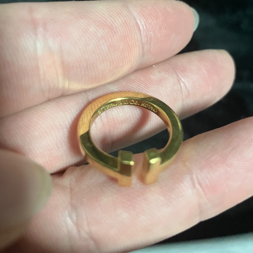 ティファニー スクエアリング イエローゴールド