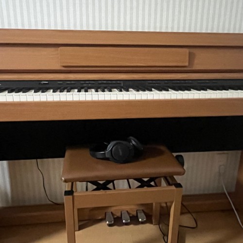 Digital piano DP90e