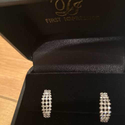 ダイヤモンドピアス