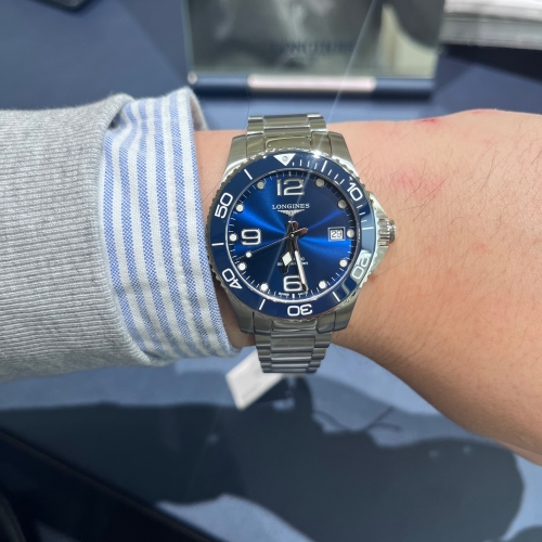 ハイドロコンクエスト39mm(青文字盤、ブレス)