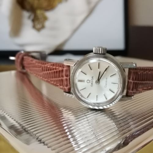 正確作動。OMEGA ジュネーブ 手巻き式 腕時計