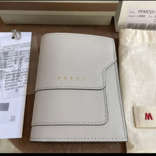 マルニ　バイフォールドウォレット