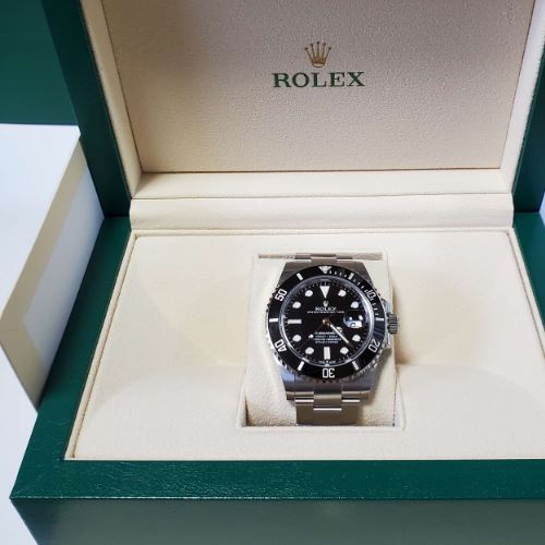 ロレックス サブマリーナー デイト　126110l