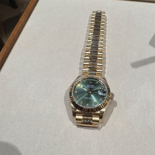 レディデイトジャスト31イエローゴールドグリーン文字盤10Pダイヤ