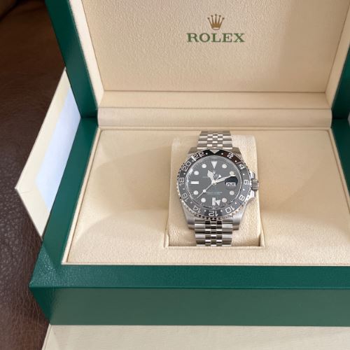 ロレックス GMTマスター 126710GRNR