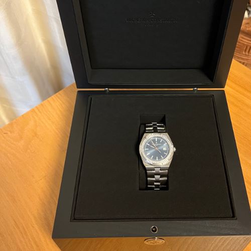 ヴァシュロン コンスタンタン オーヴァーシーズ ヴァ1225V/200A-B590 33 MM スティール