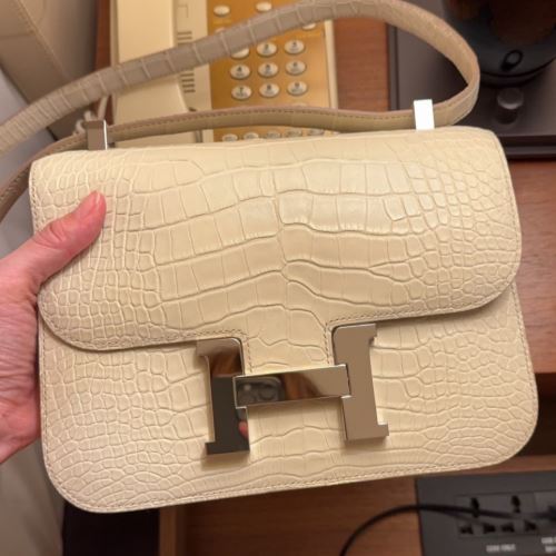 コンスタンス　アリゲーター