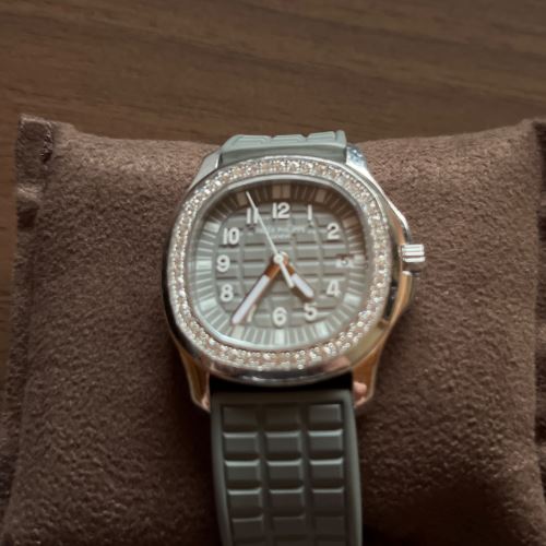 パテックフィリップ アクアノート 5067A-018