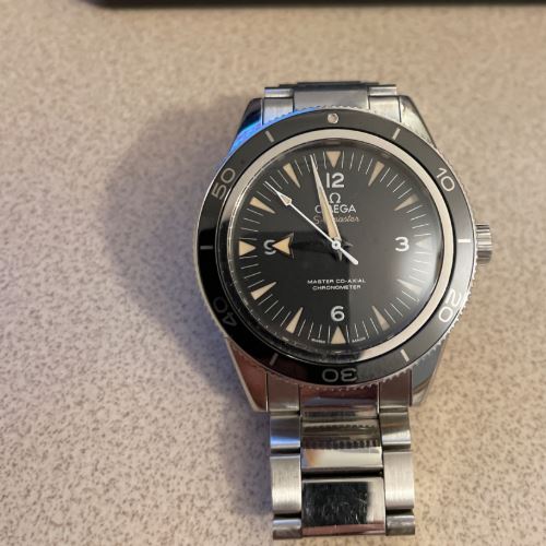 オメガ シーマスター 300 233.30.41.21.01.001のスペック