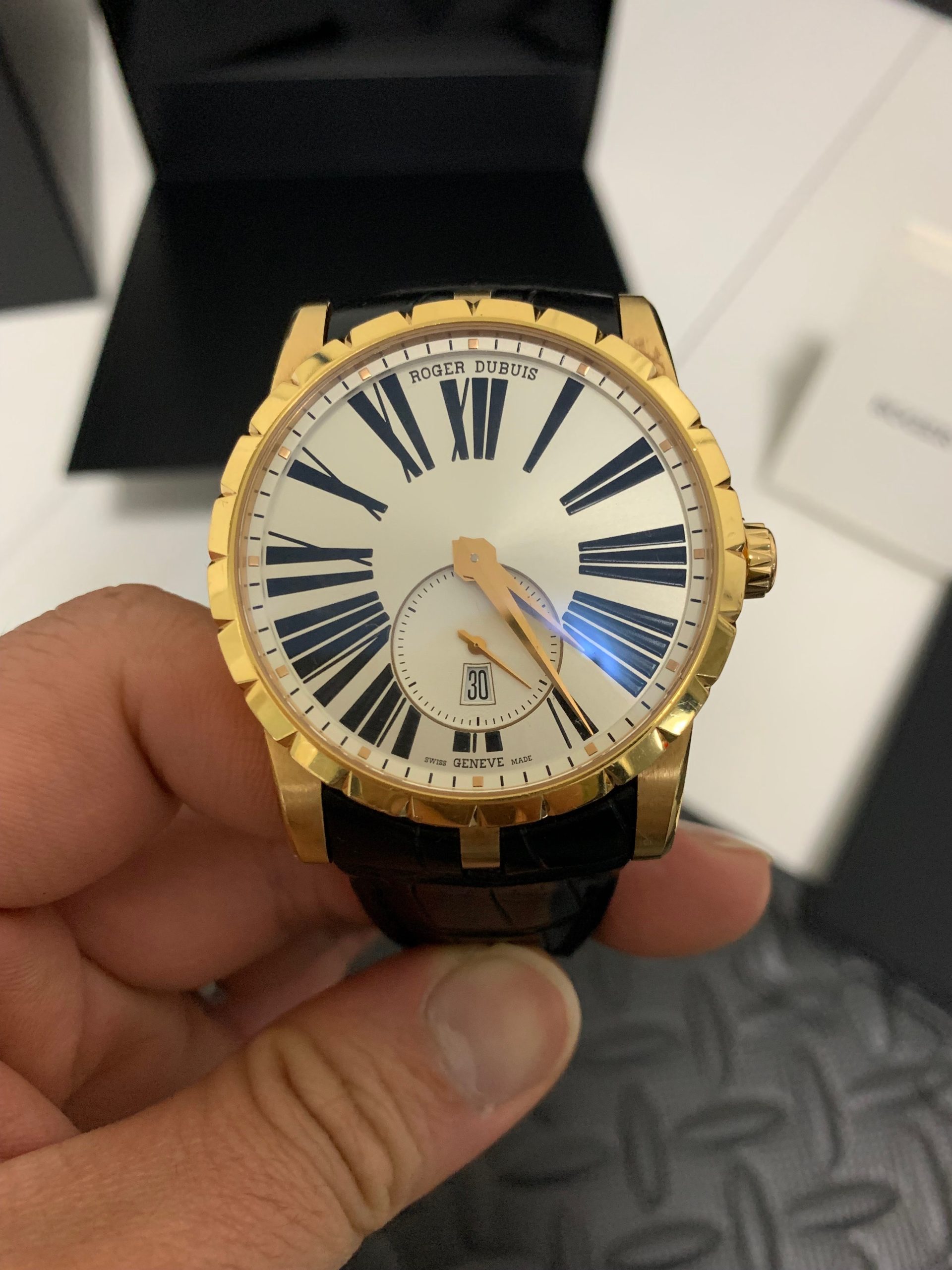 ロジェ・デュブイ エクスカリバーの画像