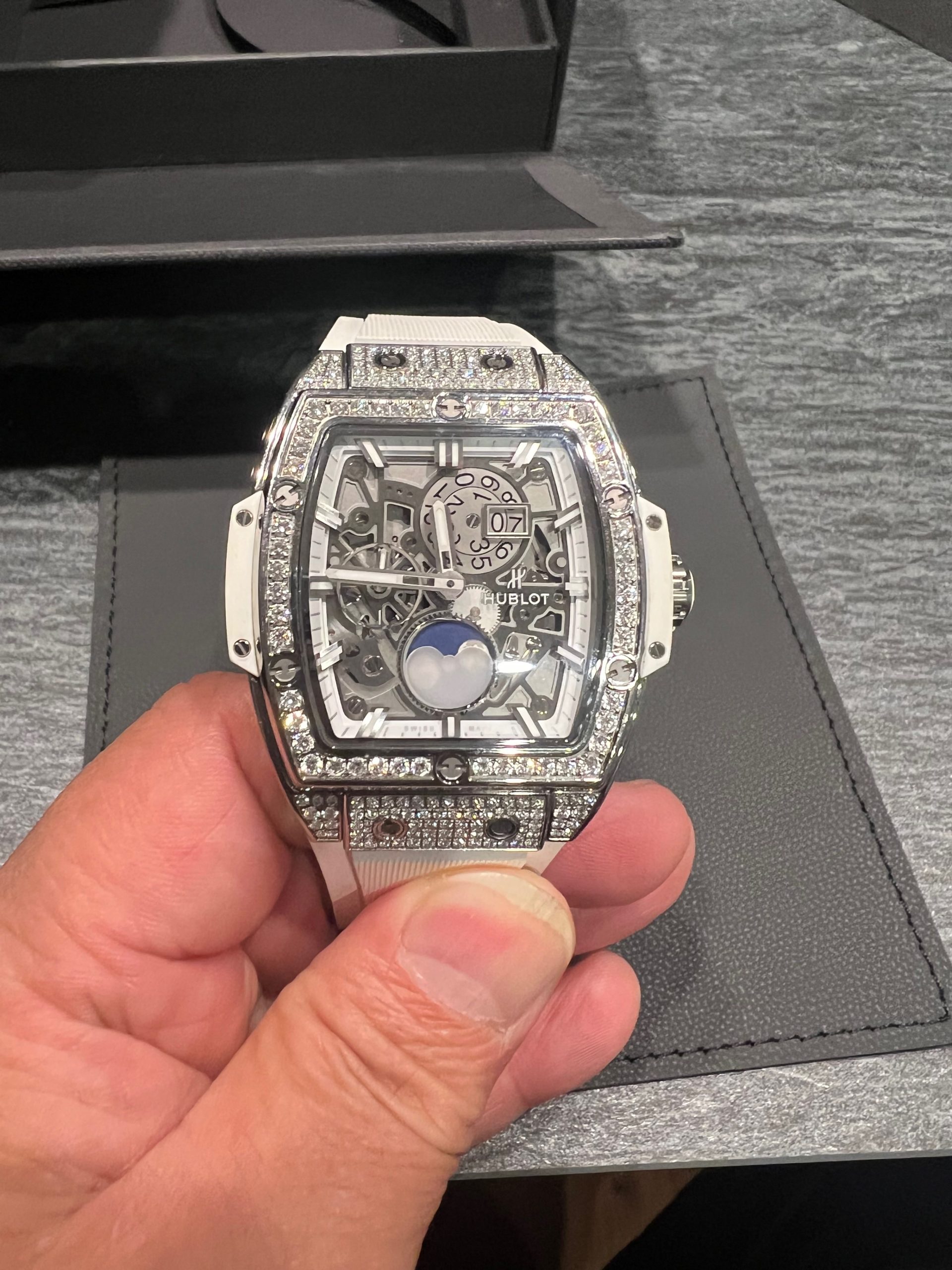 ウブロ　スピリットオブビッグバン　647.NE.2070.RW.1604の画像