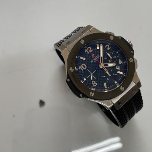 ビッグバン　黒文字盤