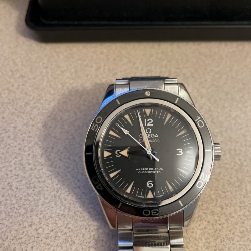 オメガ シーマスター 300 233.30.41.21.01.001のスペック