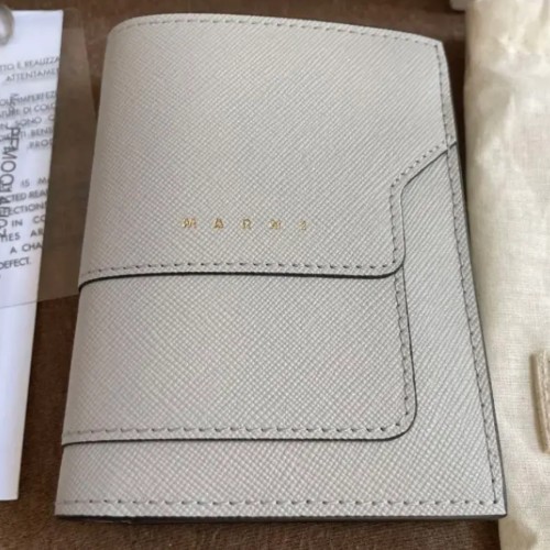 マルニ　バイフォールドウォレット