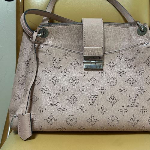 ルイヴィトンマヒナセーヴル