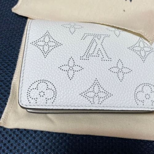 LOUIS VUITTON ポルトフォイユクレア マヒナ M82362
