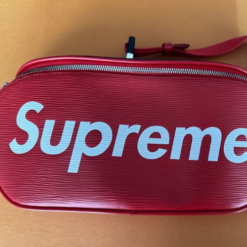 Supreme / Louis Vuitton Bumbag 