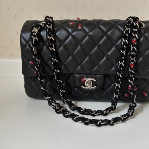 シャネル マトラッセ てんとう虫