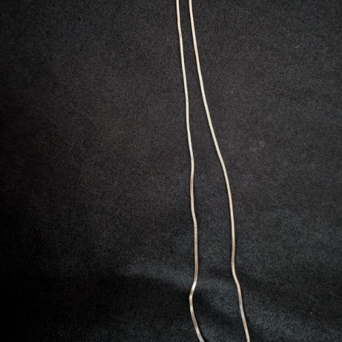 18K　ホワイトゴールド　ネックレス　切れている