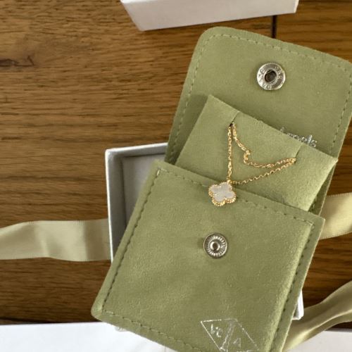 ヴァンクリーフ&アーペルネックレス