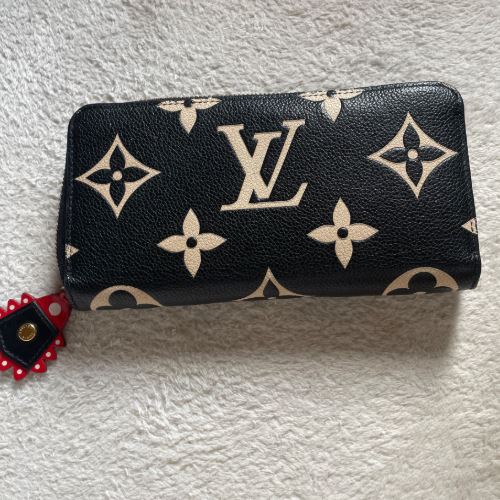 ルイ・ヴィトンのバイカラー モノグラム・アンプラント