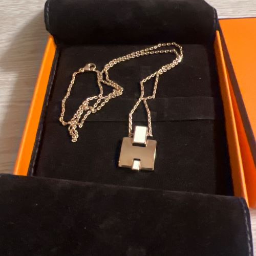 エルメスのネックレス