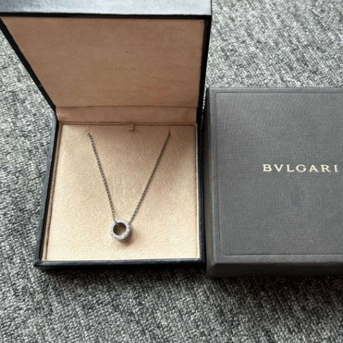 ビーゼロワンネックレス