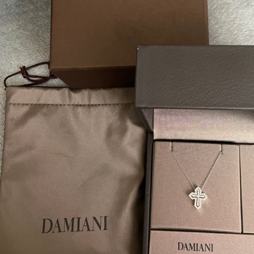 ダミアーニベルエポック･クラウンホワイトゴールド、ダイヤモンドネックレス