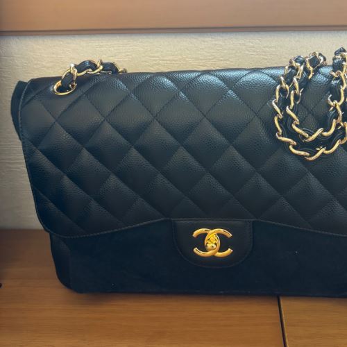 シャネル　デカマトラッセ Wフラップ ショルダーバッグ　黒　キャビアスキン　A5