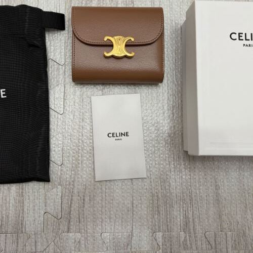 トリオンフ財布