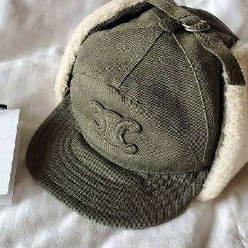 セリーヌ　トリオンフ　チャプカハット