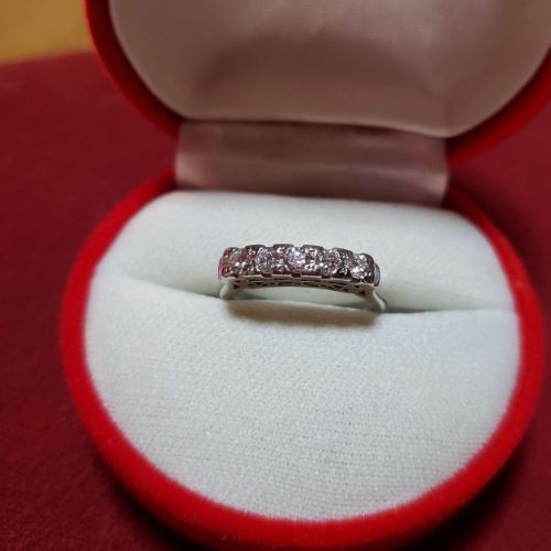 ダイヤモンド一文字リング