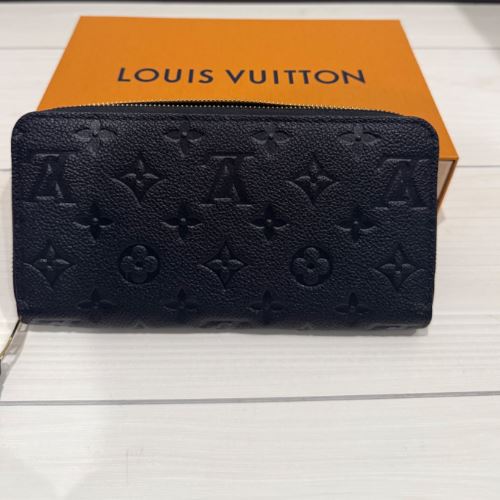 ジッピーウォレット　M61864