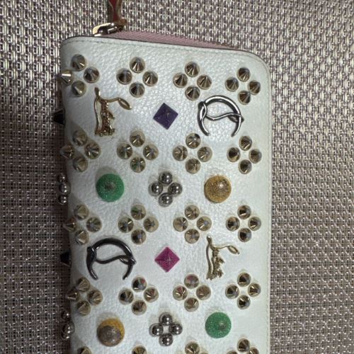 ルブタン　財布